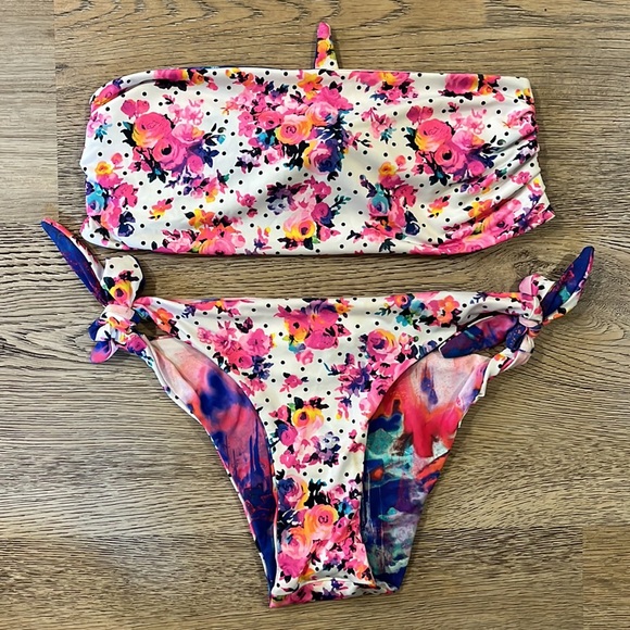 Bikini - Picture 3 of 4